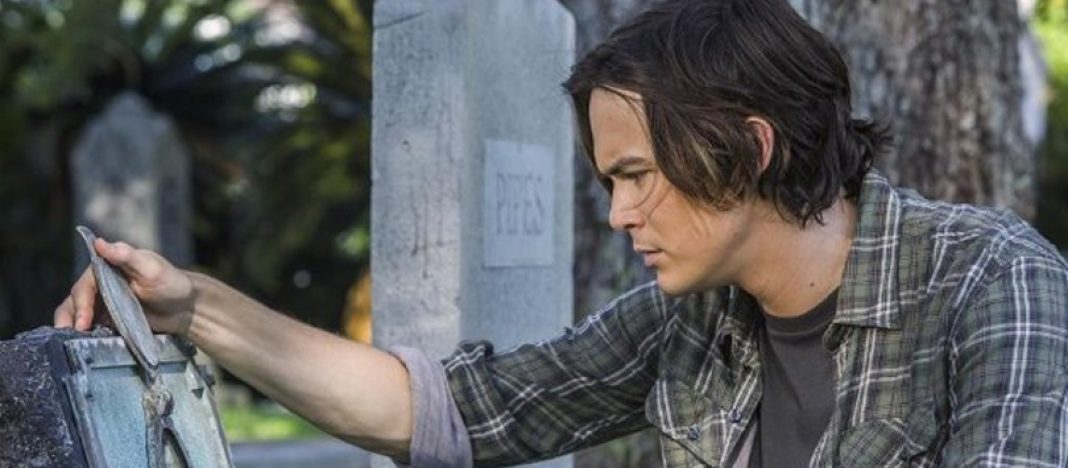 Ravenswood 1x01