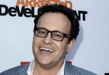 Criador de Arrested Development assina contrato com a Netflix para novas séries