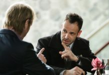 Elementary 2×21: The Man With The Twisted Lip