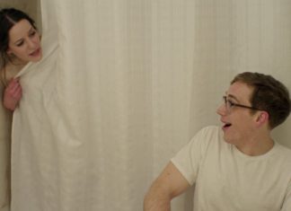 Louie 4×07/08: Elevator Part 4/Elevator Part 5