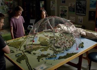 Under the Dome 2×01/02: Heads Will Roll/Infestation