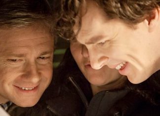 Veja e Benedict Cumberbatch e Martin Freeman dando risada durante as gravações de Sherlock