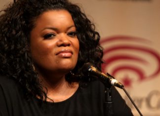 Odd Couple | Yvette Nicole Brown entra para o elenco fixo da nova série de Matthew Perry
