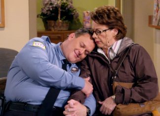 Mike & Molly 5×07/08: Support Your Local Samuel/Mike Check