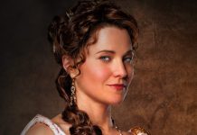 Evil Dead | Lucy Lawless entra para o elendo da adaptação para TV