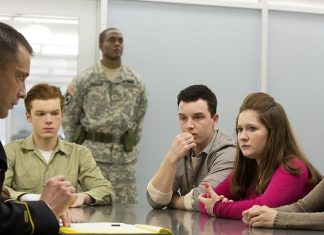 Shameless 5×11: Drugs Actually