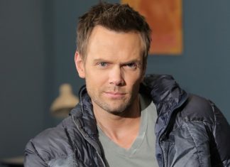 The X-Files | Joel McHale de Community é confirmado no elenco da minissérie