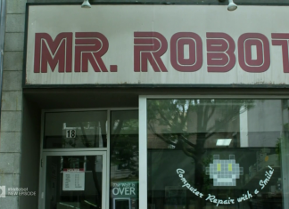 Mr. Robot 1×9: eps1.8_m1rr0r1ng.qt