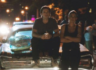 Graceland 3×12: Dog Catches Car