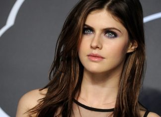 Baywatch | Alexandra Daddario entra para o elenco do filme baseado na série SOS Malibu