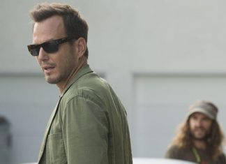 Flaked 1×03: Rose