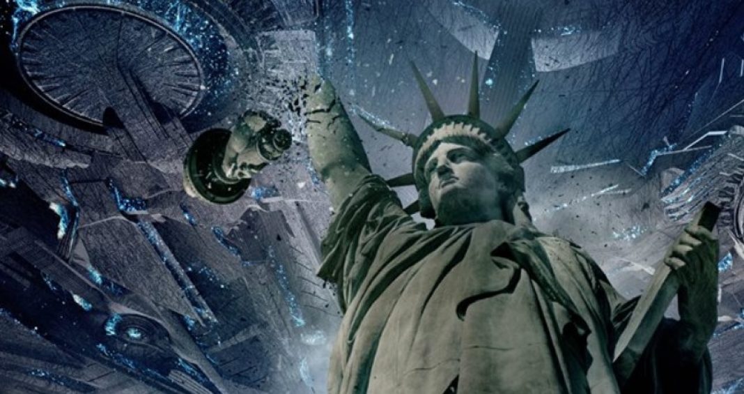 Independence Day capa