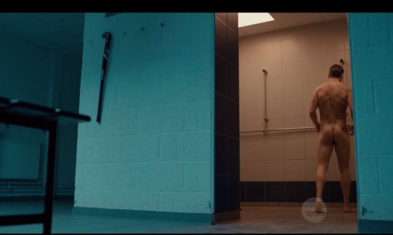 Class tem muito mais bundas em uma cena do que DW em cinquenta e três anos.