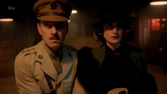 Os vilões da temporada: O Capitão Dance (Enzo Cilenti) e sua companheira Fedora (Natasha O'Keeffe)
