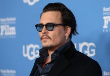 Johnny Depp é confirmando no elenco de Animais Fantásticos 2 SANTA BARBARA, CA - FEBRUARY 04: Johnny Depp arrives at the Maltin Modern Master event during The 31st Santa Barbara International Film Festival held at Arlington Theatre on February 4, 2016 in Santa Barbara, California. (Photo by Michael Tran/FilmMagic)