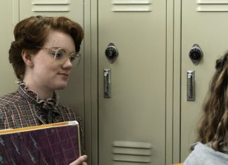 Desaparecimento de Barb vira notícia em vídeo promocional de Strangers Things