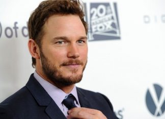 Veja a primeira foto da participação especial de Chris Pratt em Mom