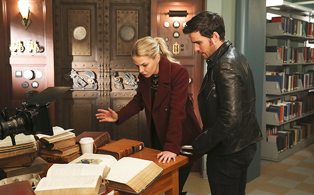 ONCE UPON A TIME - "Changelings" - In a Fairy Tale Land flashback, Rumple collects Jack and Jill's son as bait to lure a powerful being to him. Back in Storybrooke, Gold tells the Evil Queen that she must kill Zelena, and the EQ makes a decision that will change her relationship with her sister forever. When Belle discovers Gold's plans for their son, she convinces Hook and Emma to help her steal squid ink that can immobilize him, and, as a result, Belle is left to make a sacrifice that will affect the lives of everyone in Storybrooke. Meanwhile, Jasmine finds a genie-less lamp that she hopes to use to save Agrabah, and Aladdin finds a way to be her hero, on "Once Upon a Time," SUNDAY, NOVEMBER 27 (8:00-9:00 p.m. EDT), on the ABC Television Network. (ABC/Jack Rowand) JENNIFER MORRISON, COLIN O'DONOGHUE