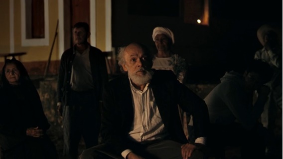 As pessoas que ficaram de pé para ver o mundo acabar na série Fim do Mundo.