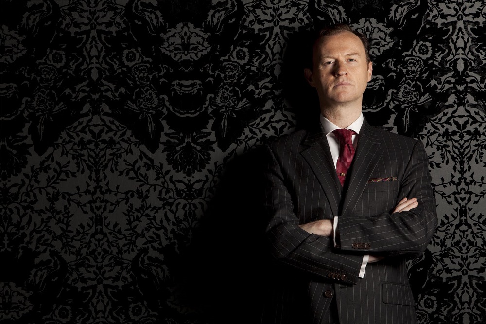 Mark Gatiss, um dos criadores de Sherlock e que também interpreta Mycroft Holmes na série.