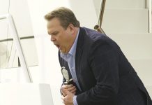 Modern Family 8×12: Do You Believe in Magic?