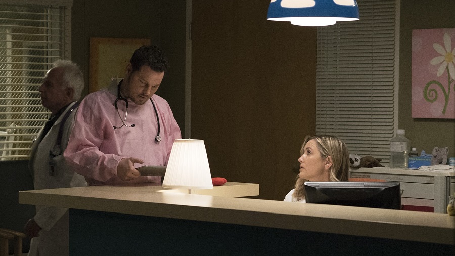 Grey’s Anatomy 13x24: Ring Of Fire [Season Finale]
