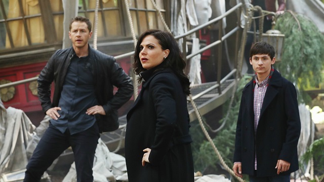 Lana Parrilla (Regina), Robert Carlyle (Rumpelstiltskin) e Colin O’Donoghue (Capitão Gancho) já renovaram seus contratos com Once Upon A Time