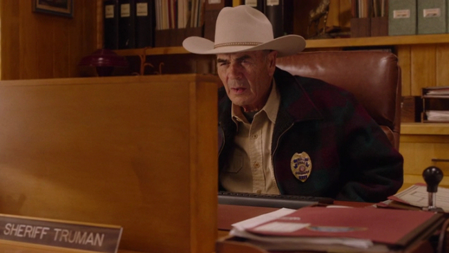 Frank fala com o Dr Hayward via Skype