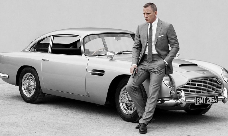 Daniel Craig como James Bond Daniel Craig como James Bond