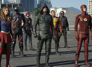 DC Comics e CW revelam as datas dos novos crossovers do Arrowverse para 2017 DC's Legends of Tomorrow --"Invasion!"-- Image LGN207a_0021.jpg -- Pictured (L-R): Maisie Richardson- Sellers as Amaya Jiwe/Vixen, Melissa Benoist as Kara/Supergirl, Brandon Routh as Ray Palmer/Atom, Nick Zano as Nate Heywood/Steel, Stephen Amell as Green Arrow, Franz Drameh as Jefferson "Jax" Jackson, David Ramsey as John Diggle and Grant Gustin as The Flash -- Photo: Bettina Strauss/The CW -- é 2016 The CW Network, LLC. All Rights Reserved.