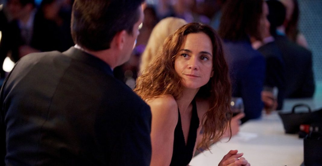 Queen of the South - Season 2 QUEEN OF THE SOUTH -- "Sacar Con Sifon El Mar" Episode 208 -- Pictured: Alice Braga as Teresa Mendoza -- (Photo by: Felicia Graham/USA Network)