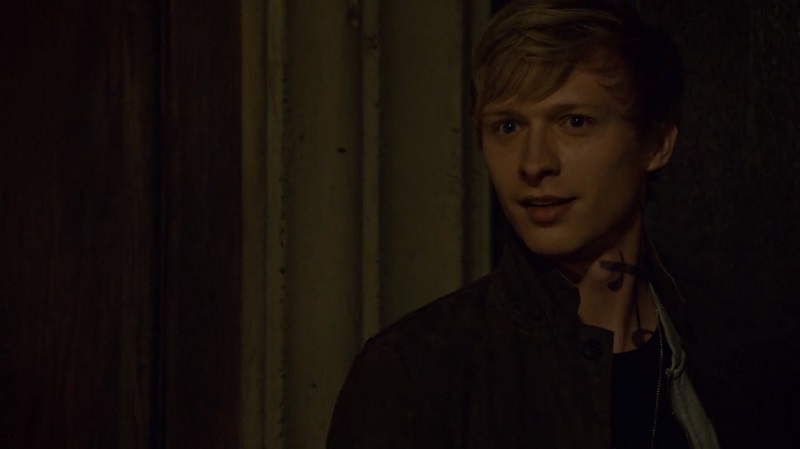 Shadowhunters S02E18: Awake, Arise, or Be Forever Fallen/Sebastian
