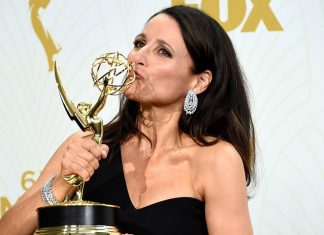 Julia Louis-Dreyfus de Veep revela diagnóstico de câncer de mama