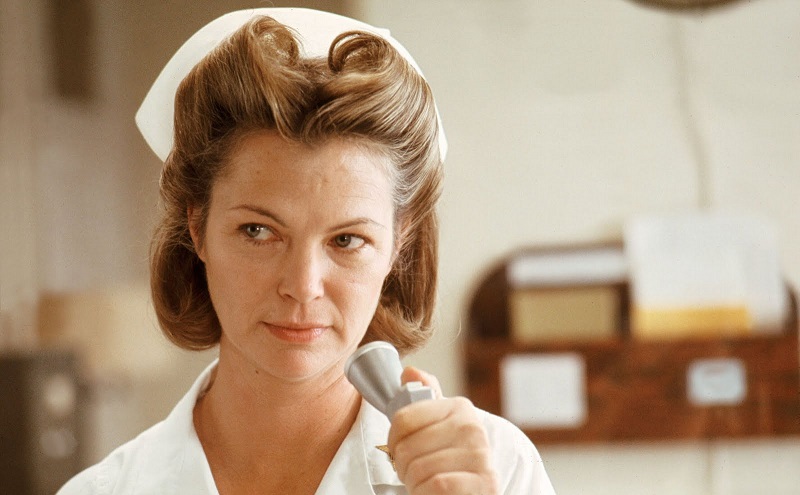 Rnfermeira Ratched, interpretada originalmente por Louise Fletcher e agora será vivida por Sarah Paulson em Cuckoo’s Nest Rnfermeira Ratched, interpretada originalmente por Louise Fletcher e agora será vivida por Sarah Paulson em Cuckoo’s Nest