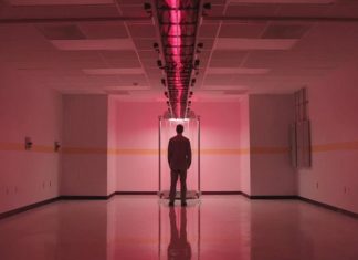 Dimension 404 se afasta das séries contemplativas