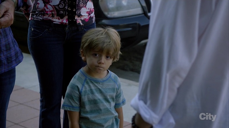 Modern Family 9x04:  Sex, Lies & Kickball