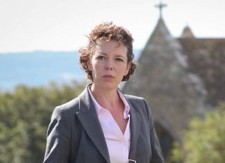 The Crown: Olivia Colman é escalada para substituir Claire Foy como a Rainha Elizabeth