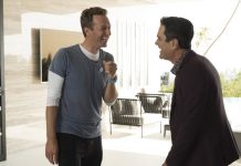 Modern Family 9×08: Brushes with Celebrity