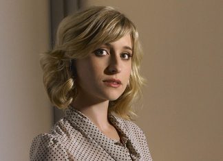 Atriz Allison Mack de Smallville, é presa por suspeita de tráfico sexual e trabalho forçado