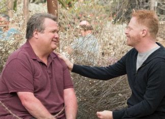 Modern Family 9×17: Royal Visit