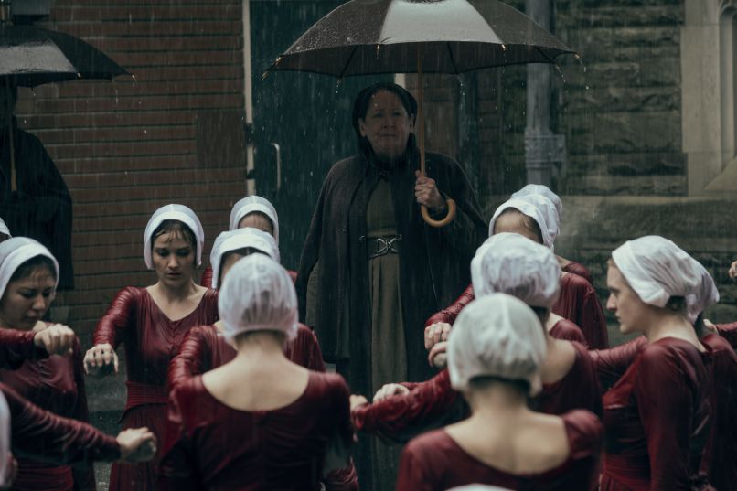 The Handmaid’s Tale 2x01/02: June/Unwomen [Season Premiere]
