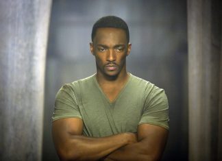 Altered Carbon é renovada para a segunda temporada, com Anthony Mackie substituindo Joel Kinnaman
