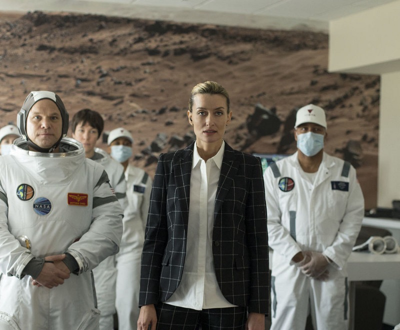 Natascha McElhone em The First