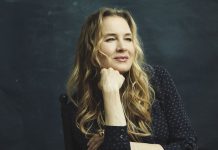 Renée Zellweger vai estrelar What/If, nova série do mesmo criador de Revenge para a Netflix