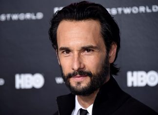 Reprisal: Rodrigo Santoro entra para o elenco de nova série do HULU