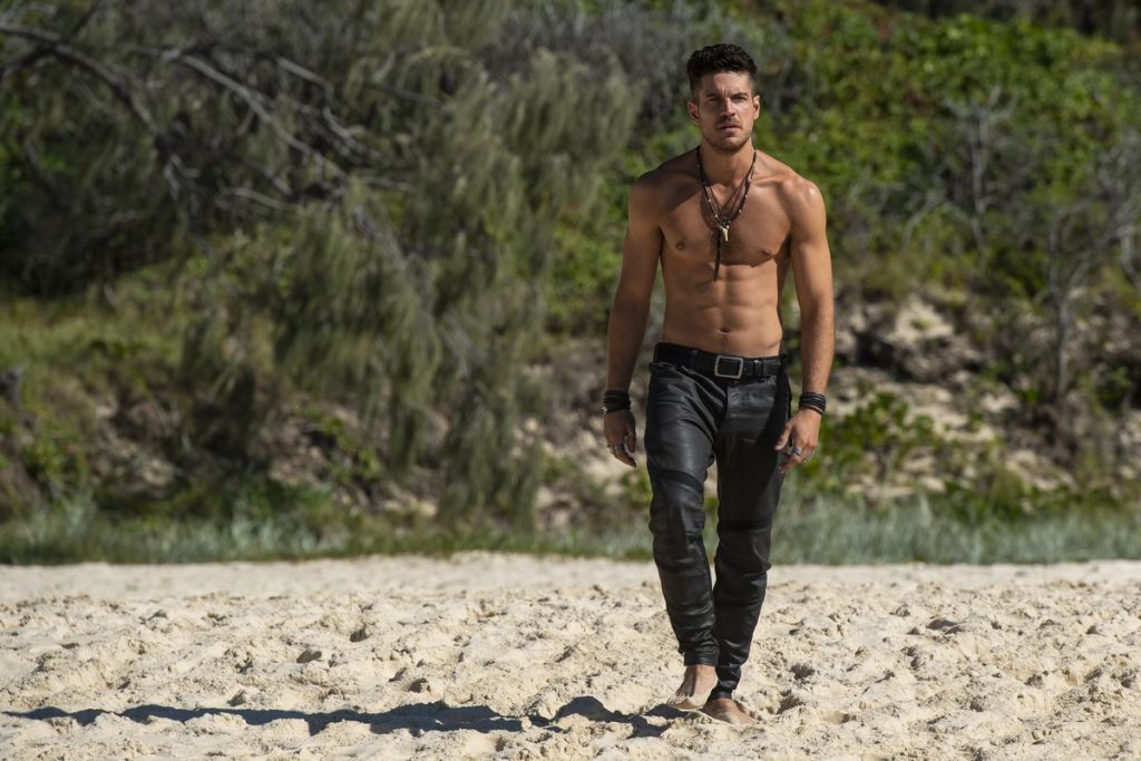 Marco Pigossi em Tidelands Marco Pigossi em Tidelands