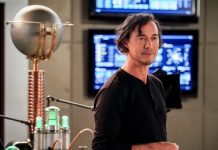 The Flash 5×12: Memorabilia