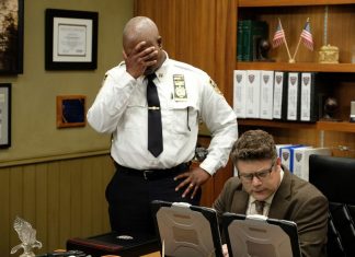 Brooklyn Nine-Nine 6×14/15: Ticking Clocks/Returno of the King