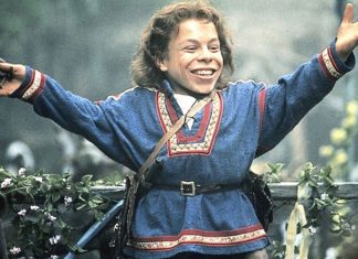 Willow – Na Terra da Magia pode virar série do Disney+ com Warwick Davis