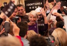 Years and Years 1×03: Chapter 3